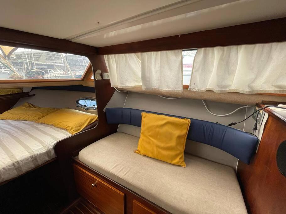 Barco Acogedor - Cosy Boat - Barcelona Hotel Exterior photo